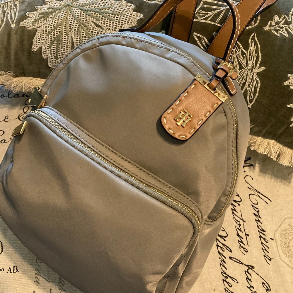 Tommy Hilfiger Beige Nylon Small Backpack with Leather Straps with TH Logo - Picture 2 of 16